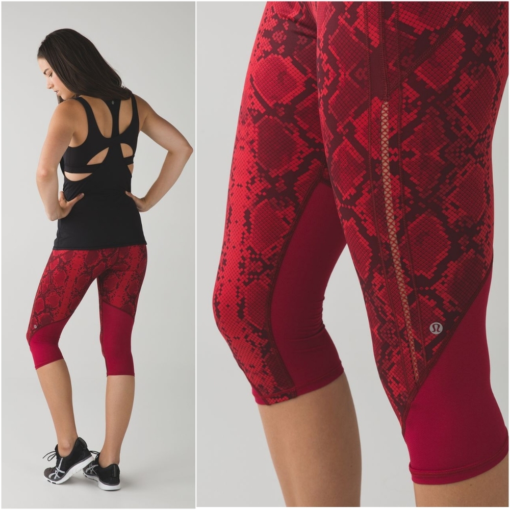 Lululemon Vent It Out CropMini Ziggy Snake Red Tide Cranberry / Cranberry Size 6